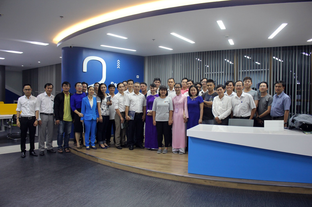 Ho Chi Minh City Power Corporation helps senior staff improve their English skills by participating English courses at Ton Duc Thang University