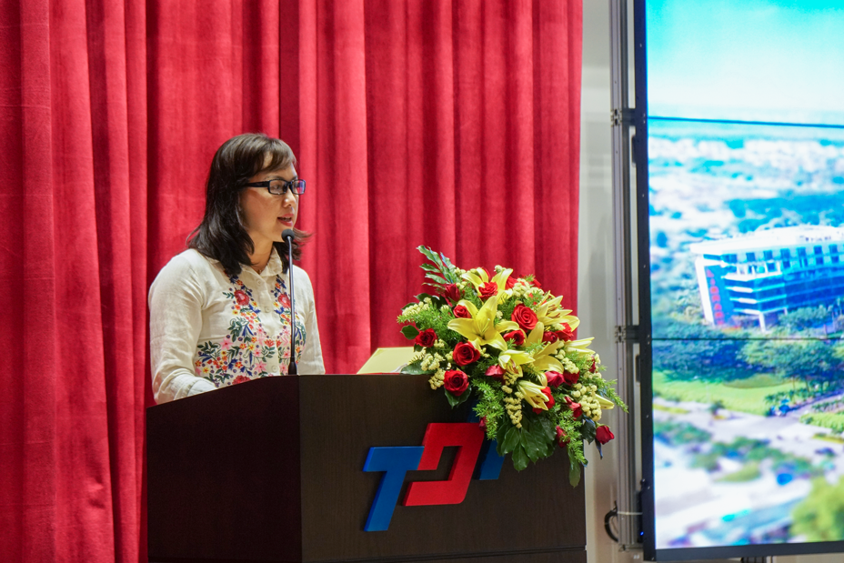 Ms. Nguyen Ngoc Kim Oanh, new graduate student and Head of Department for safety, environment and health of Saitex International in Dong Nai province, expressing her thought…