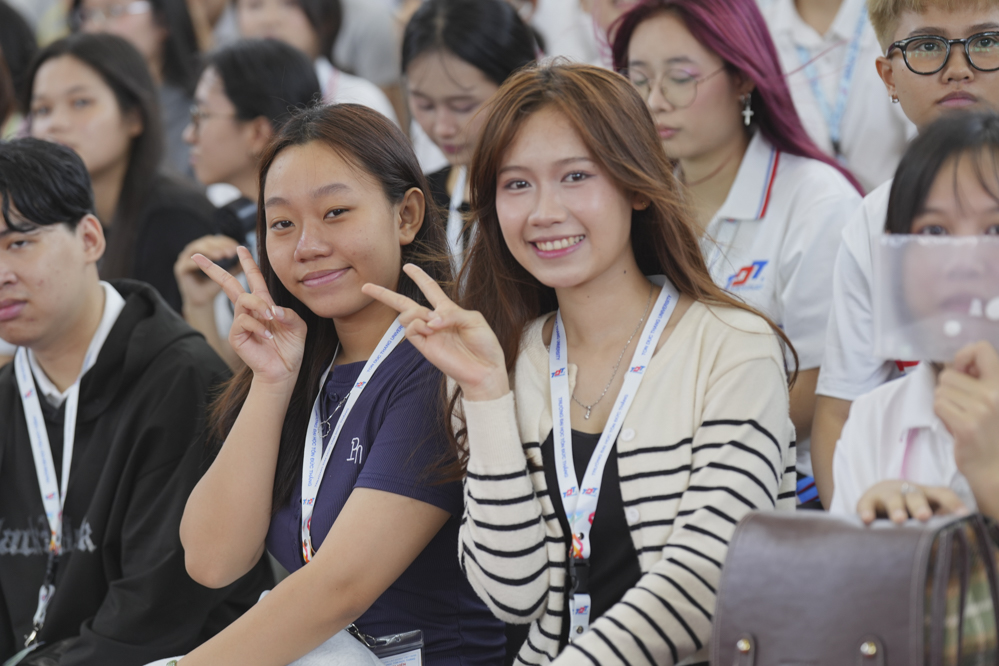 Tân sinh viên K30 TDTU sẵn sàng bước vào năm học mới với tâm thế hào hứng, phấn khởi.