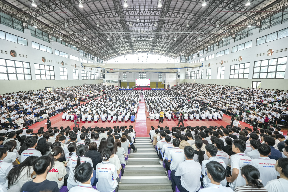 Quang cảnh chương trình “Tự hào Khóa 30” trong khuôn khổ tuần Sinh hoạt công dân – Sinh viên dành cho tân sinh viên mới tuyển sinh.