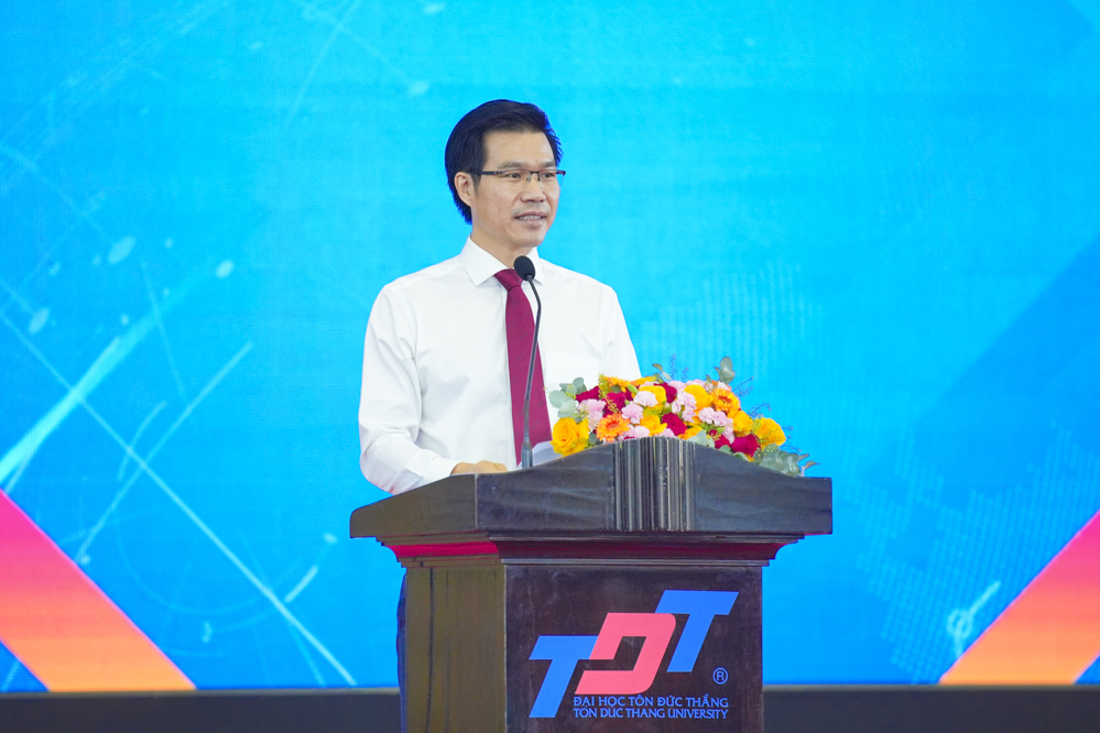 PGS. TS. Trần Trọng Đạo  – Hiệu trưởng TDTU phát biểu động viên sinh viên trước thềm năm học mới 2026 - 2027.