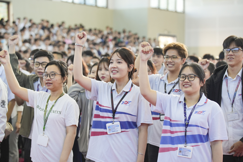 Sinh viên thể hiện tinh thần quyết tâm thể hiện tốt 05 đặc điểm nhận diện sinh viên TDTU, sẵn sàng cho năm học mới.