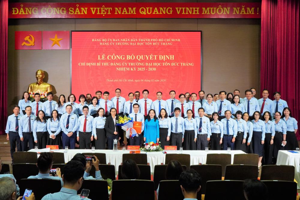 Le_cong_bo_quyet_dinh_Bi_thu_Dang_uy