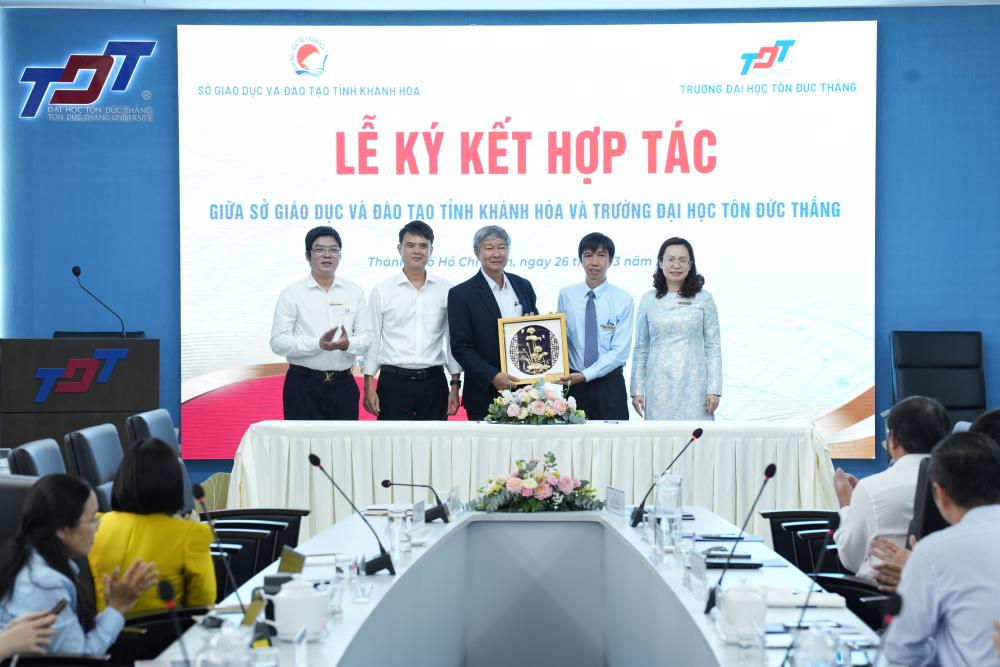 Ky_ket_So_GDDT_THPT_Khanh_Hoa