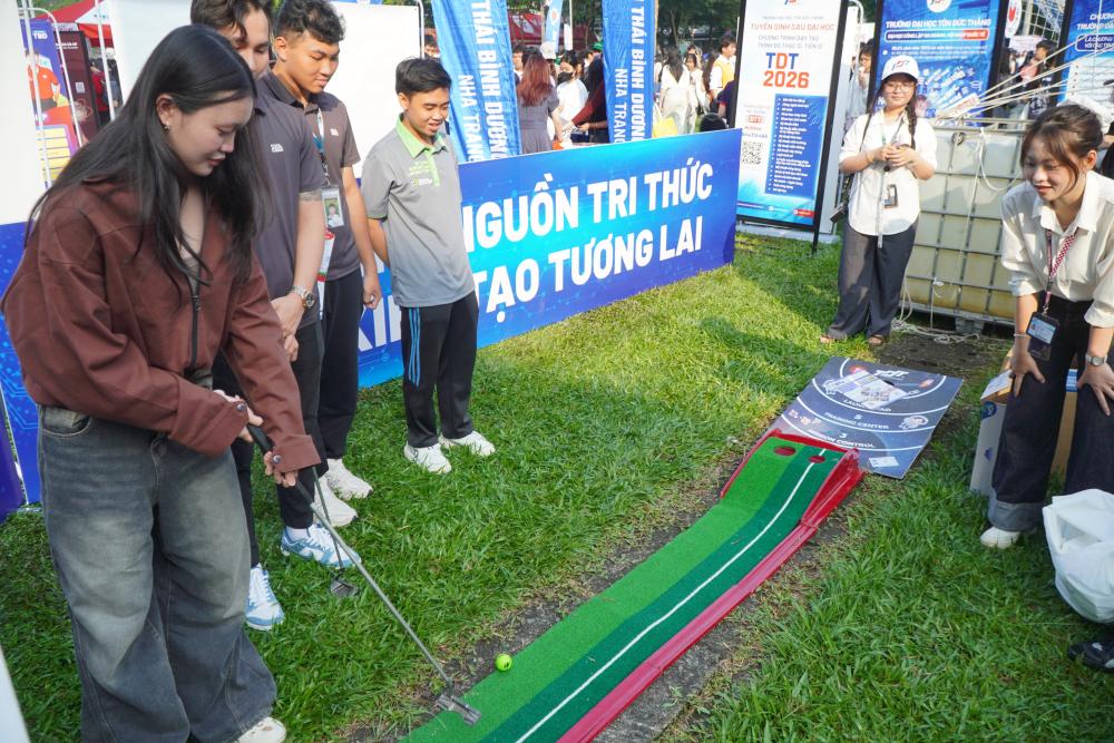 Ngay_hoi_TVTS_Bach_khoa_3.26