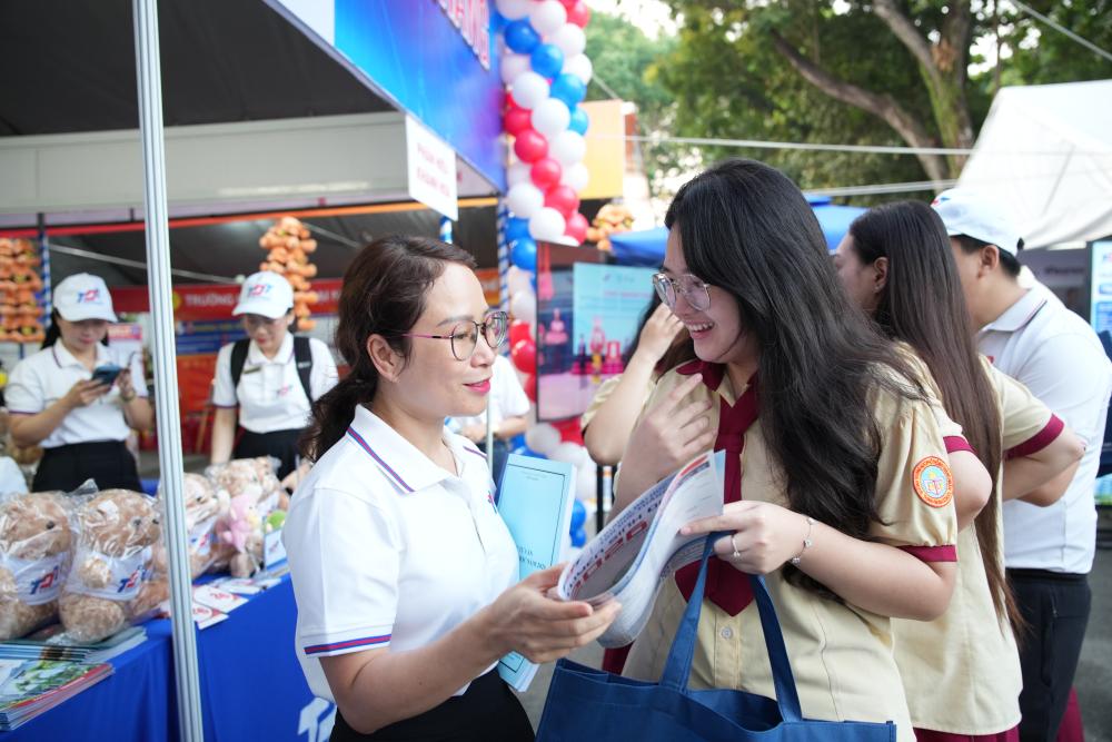 Ngay_hoi_TVTS_Bach_khoa_3.26