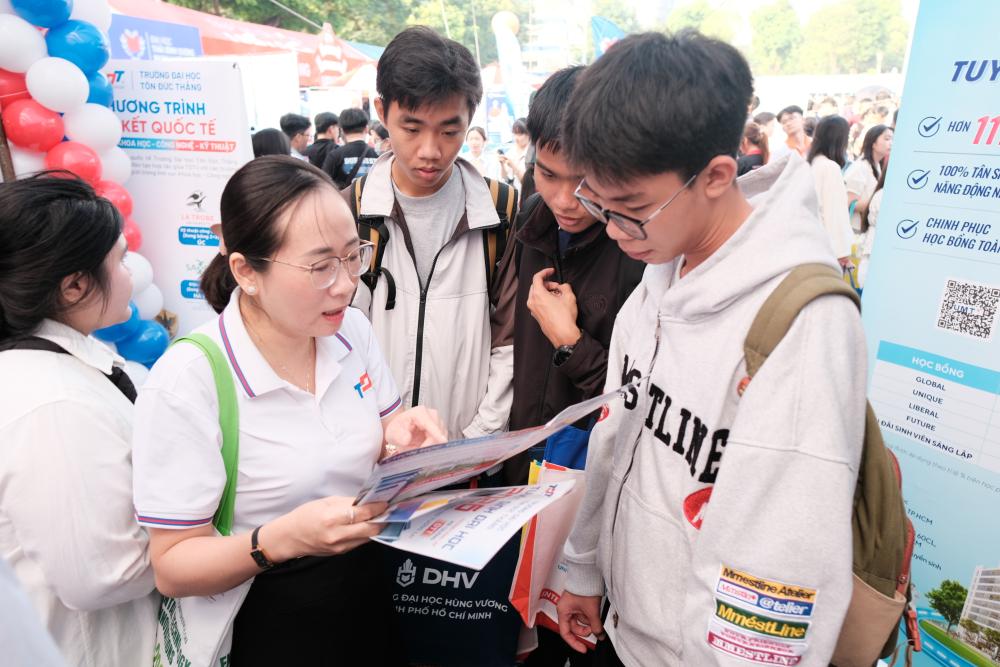 Ngay_hoi_TVTS_Bach_khoa_3.26