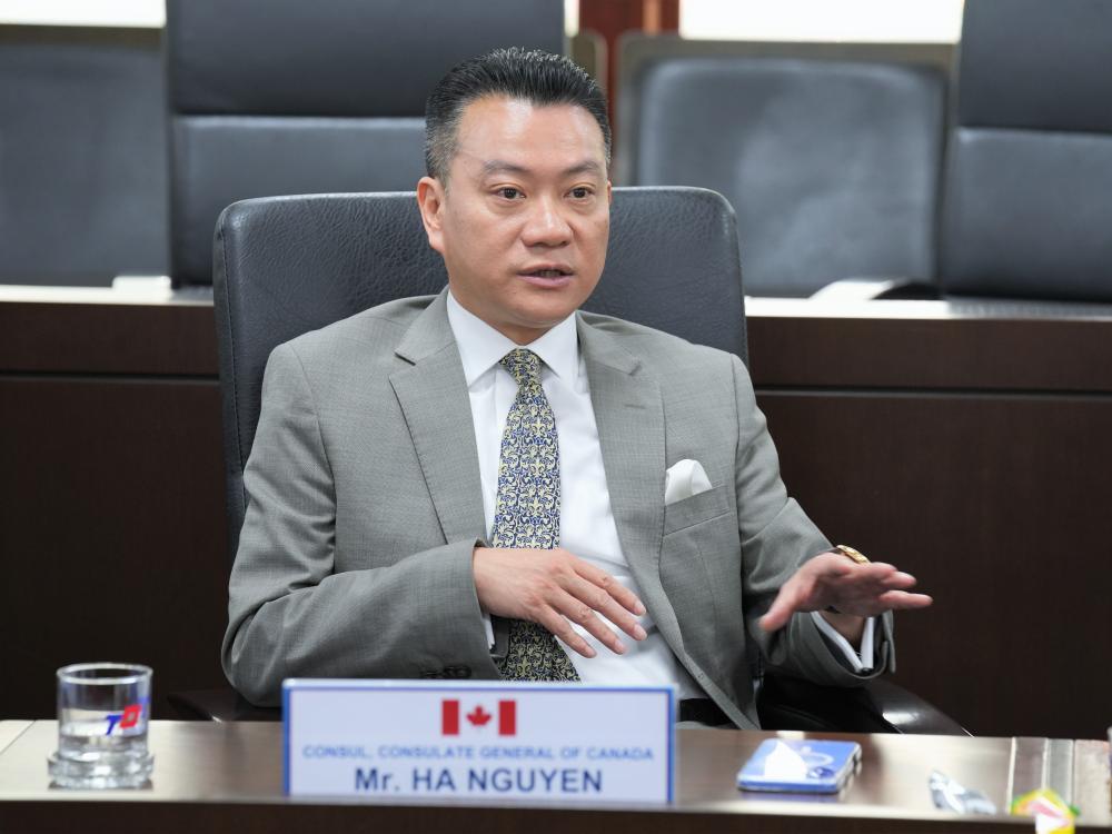 Tiep_DH_Regina_Canada