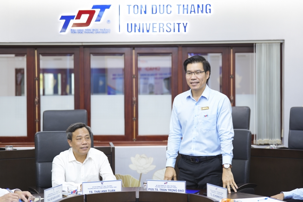 14.10_Tiep_Truong_DH_CNKT_Vinh