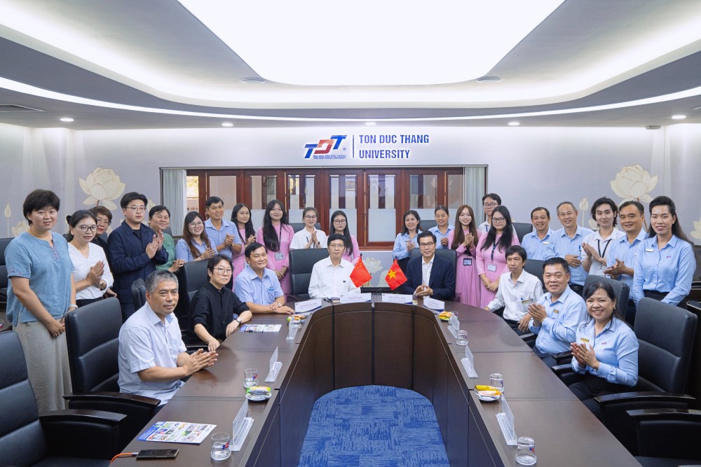 15.10_Bao_Thanh_Nien_Trung_Quoc