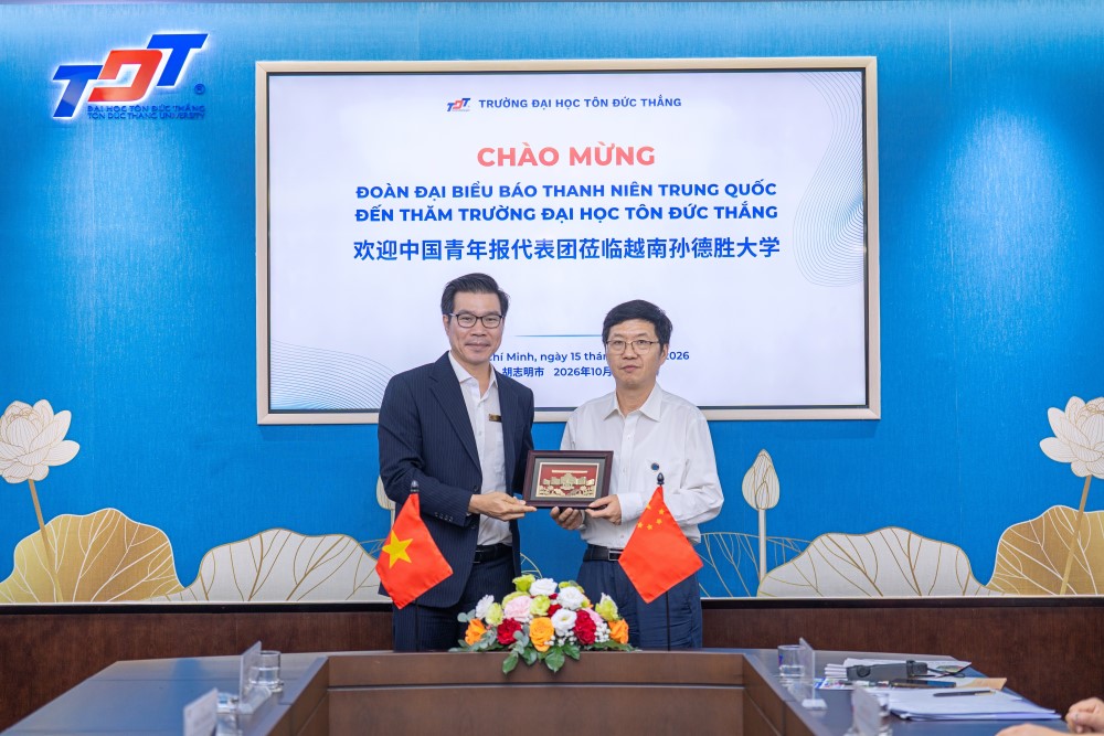15.10_Bao_Thanh_Nien_Trung_Quoc