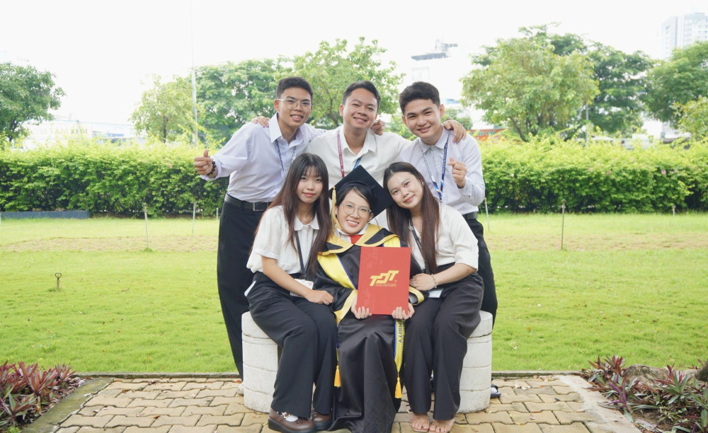VNEx_Le_Tot_nghiep