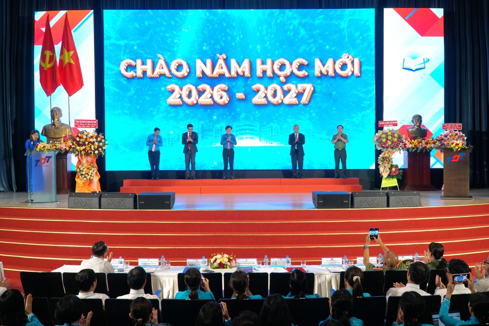 5.9_Le_Khai_giang