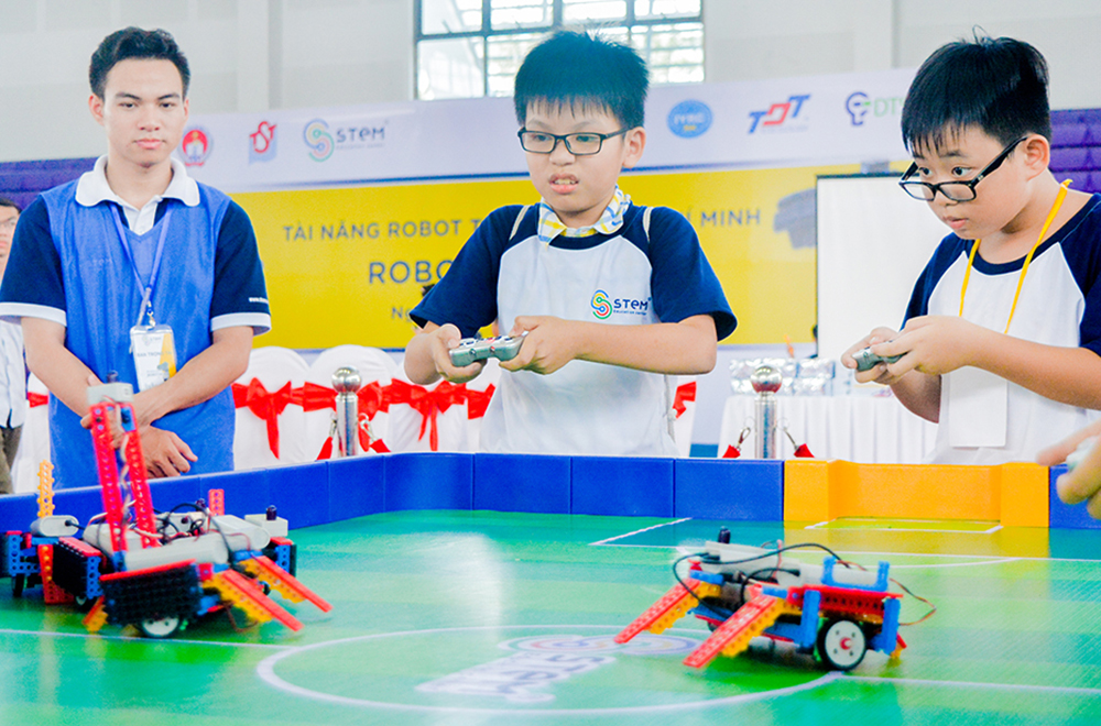 Đại học Tôn Đức Thắng chung sức vun đắp tài năng Robot Thành phố Hồ Chính Minh
