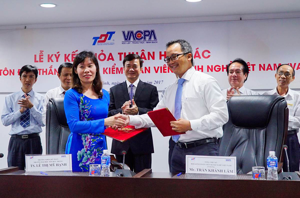 Ton Duc Thang University signed a cooperation agreement with Vietnam Association of Certified Public Accountants portal (VACPA)