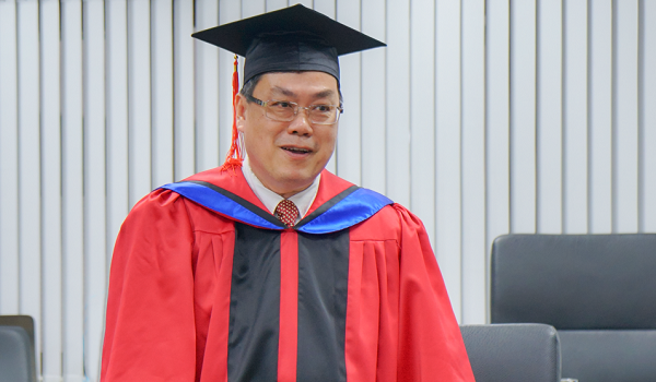 Giáo sư Nguyễn Văn Tuấn